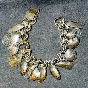 Napier rare 1960 seashell charm braclet